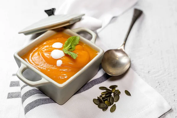 Kase üzerinde krem kabak