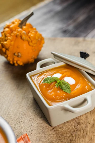 Kase üzerinde krem kabak