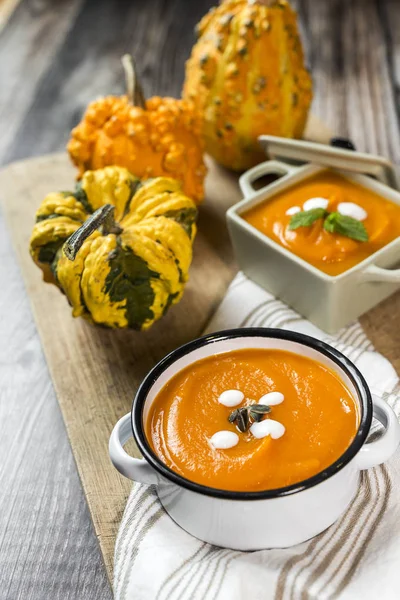 Kase üzerinde krem kabak