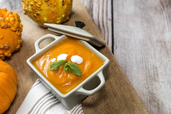 Kase üzerinde krem kabak