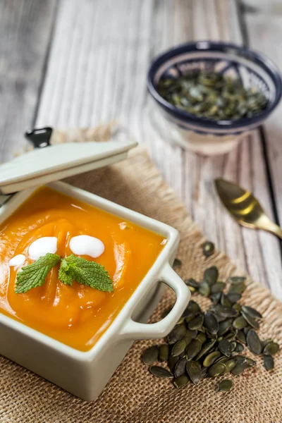 Kase üzerinde krem kabak