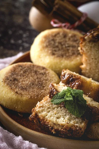 Ev yapımı kek tarçın ve badem