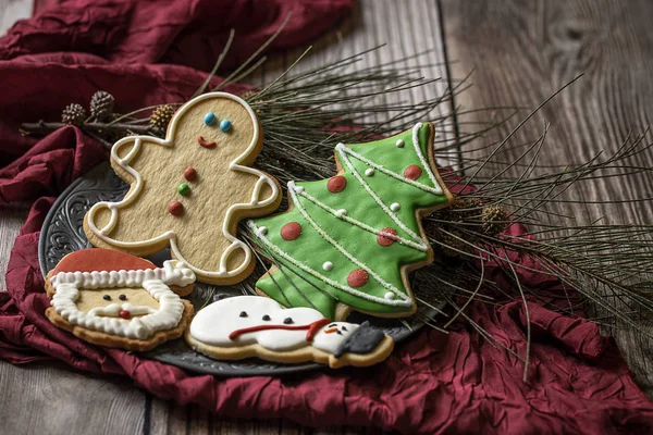 Tahta masada Noel kurabiyeleri