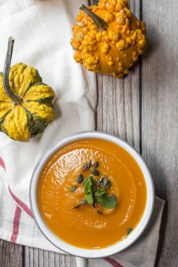 Kase üzerinde krem kabak