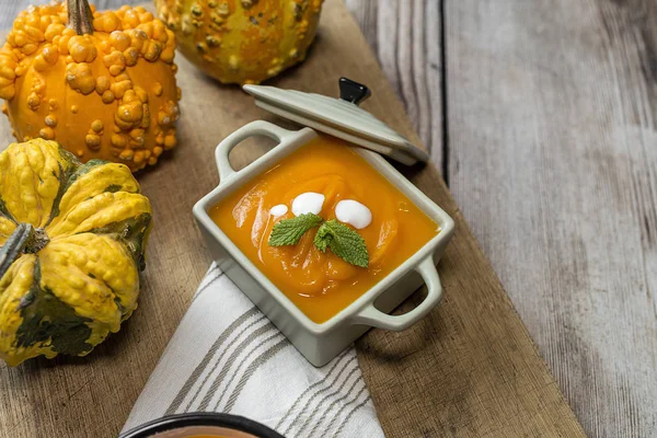 Kase üzerinde krem kabak