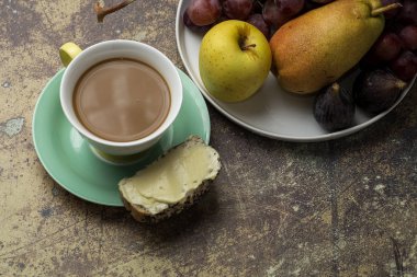 Farklı pates ile kızarmış ekmek.