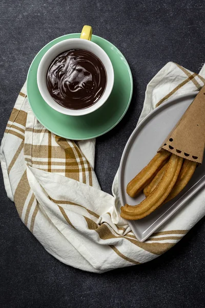 Черроси з гарячим шоколадом — стокове фото