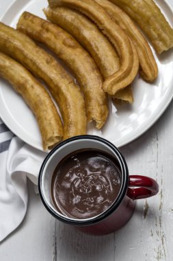 Churros sıcak çikolata ile