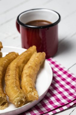 Churros sıcak çikolata ile