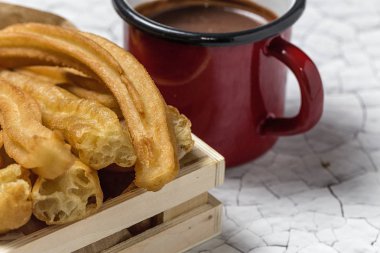Churros sıcak çikolata ile
