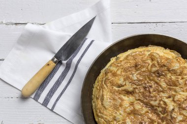 Lezzetli patates omlet 