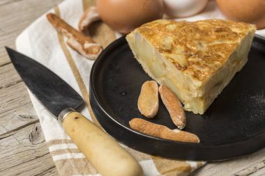 Lezzetli patates omlet 