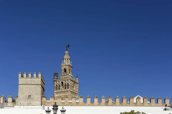 Sevilla. Spanien. typisk arkitektur — Stockfoto