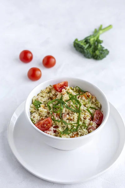 Homemade Vegetarian Couscous Cherry Tomato Zucchini Spinach Carrots Broccoli Healthy — Stockfoto