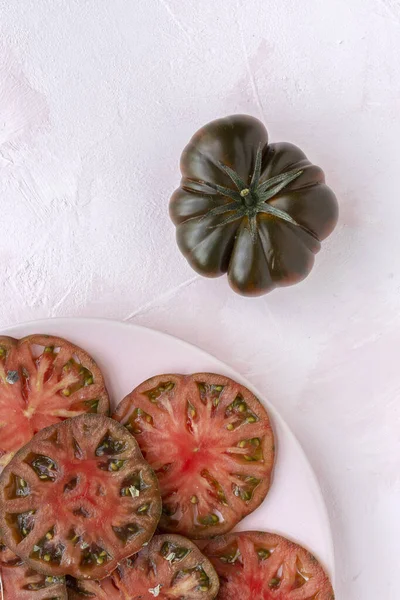 토마토 파초에 올리브유와 식물을 위에서 가져왔습니다 — 스톡 사진