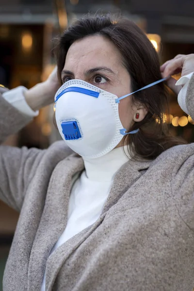 Coronavirus Pandemic Concept Woman Protective Mask Street Covid — Stock Photo, Image