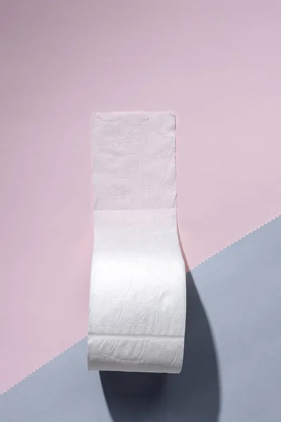 Wit Toiletpapier Rolt Gekleurde Achtergronden Met Zonlicht Van Boven Vlak — Stockfoto