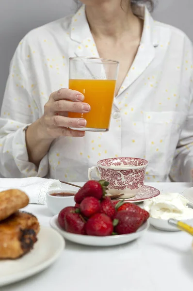 Unrecognizable Woman Eating Breakfast Her Pajamas Home Quarantined Coronavirus Covid — Stock Photo, Image
