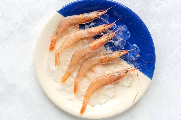 Crevettes Crues Fraîches Préparées Pour Cuisine Haut Sur Fond Blanc — Photo