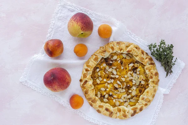 Homemade Tart Galette Peaches Almonds Flat Lay Top View — 스톡 사진