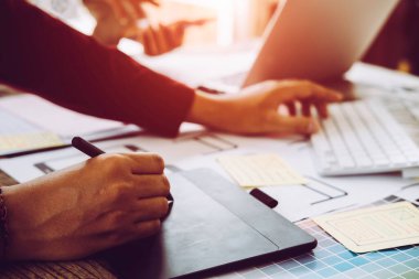 Cep telefonu için web tasarımcısı toplantı planlama uygulaması. Tasarım Çevrimiçi Teknoloji İçeriği, Fikir Önerisi Stratejisi Taktik Vizyon Tasarımı Konsepti