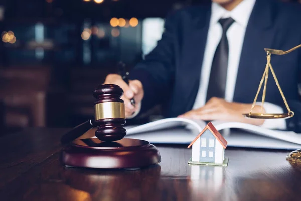 Real Estate Law Concept Gavel Sounding Block Hand Male Judge — Stock Photo, Image