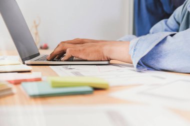 Cep telefonu için web tasarımcısı toplantı planlama uygulaması. Tasarım Çevrimiçi Teknoloji İçeriği, Fikir Önerisi Stratejisi Taktik Vizyon Tasarımı Konsepti