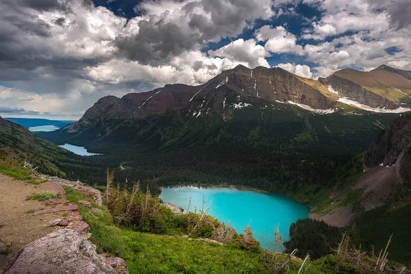 View of Grinnell Lake and the others from overlook — Stock Photo, Image
