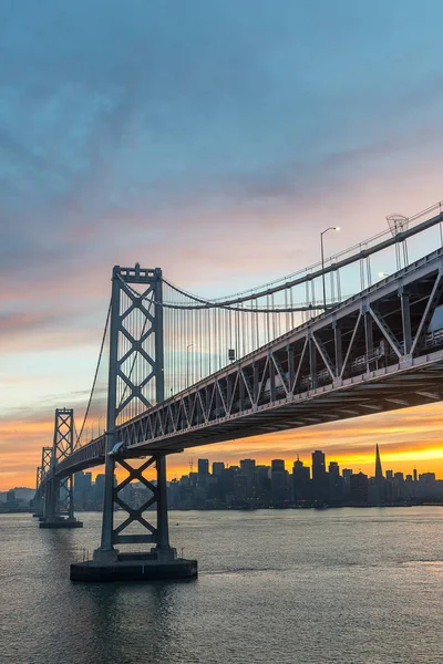 Bay Bridge zonsondergang — Stockfoto