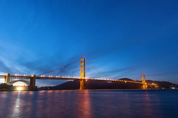 Most Golden gate bridge při západu slunce — Stock fotografie