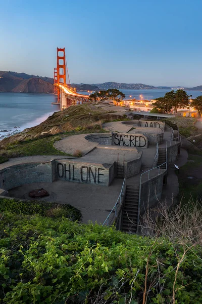 Golden Gate Bridge after sunset — Stockfoto