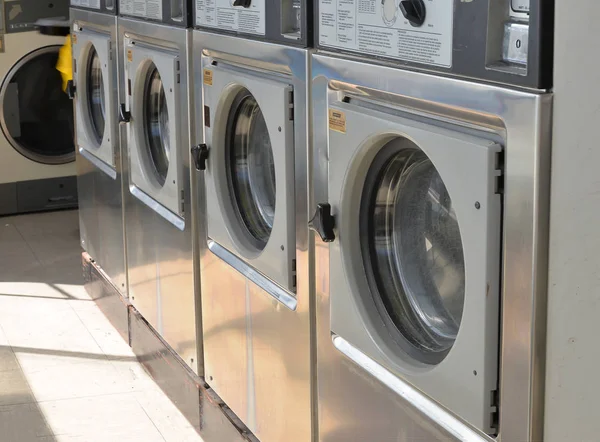 Laundry shop in public laundromat. — Stock Photo, Image