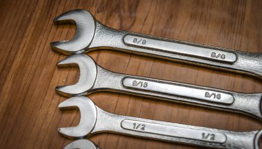 Koleksiyonu kümesi anahtarları metalik parlak