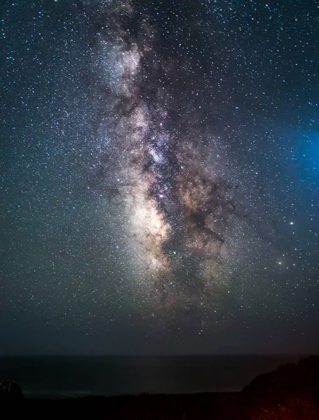 Via lattea sopra il faro di Pogeon Point — Foto Stock