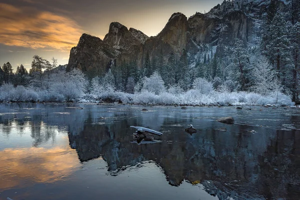 Τοπίο από το εθνικό πάρκο Yosemite — Φωτογραφία Αρχείου