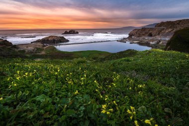Sutro banyoları günbatımı, San Francisco California