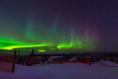 Aurora, inanılmaz doğa Alaska'da ışık