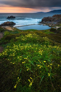 Sutro banyoları günbatımı, San Francisco California