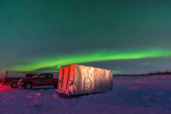 Colorate luci del Nord nella notte buia — Foto Stock