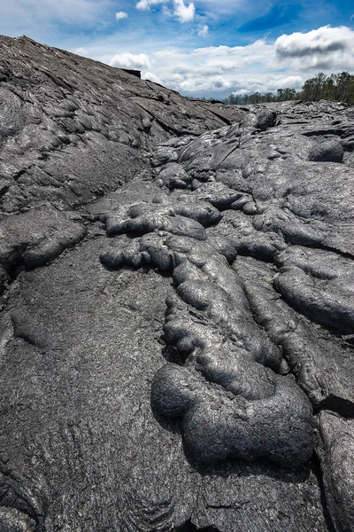 岩浆在夏威夷大岛上的熔岩字段中 — 图库照片