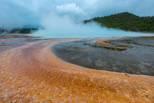 Grand Prismetic Geyser, en Yellowstone — Foto de Stock