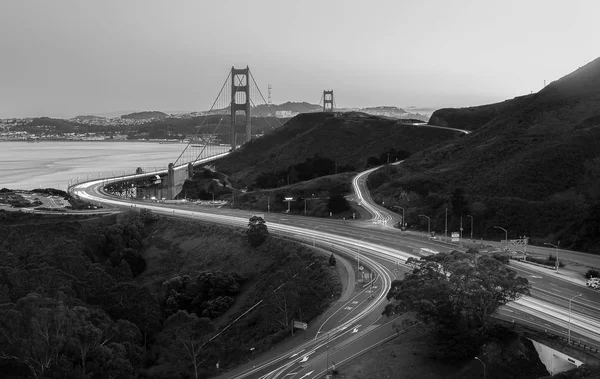 Puente Golden Gate durante la puesta del sol —  Fotos de Stock