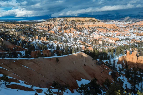 The Hoodoos of Bryce Canyon in Utah during the winter — Stock Photo, Image