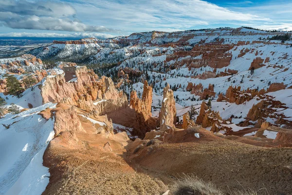 The Hoodoos of Bryce Canyon in Utah during the winter — Stock Photo, Image