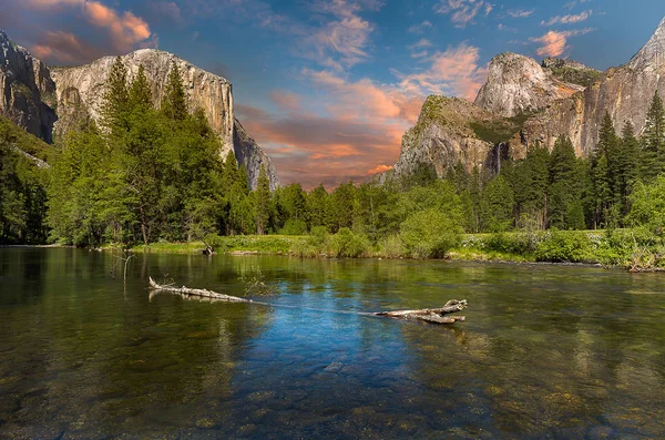 Θέα στην κοιλάδα, Yosemite — Φωτογραφία Αρχείου