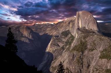 Gün batımı sırasında buzul noktası