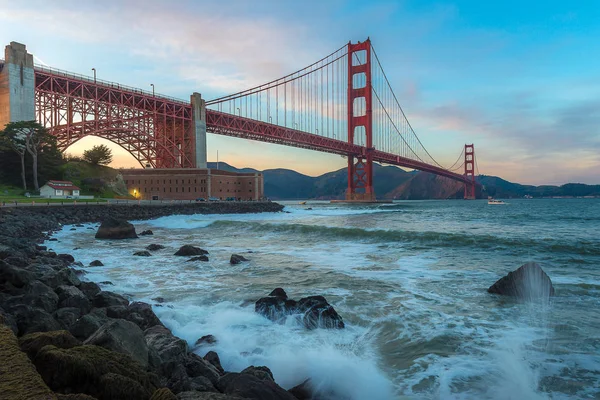 Puente Golden Gate durante un gran tiempo —  Fotos de Stock
