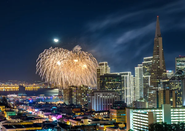 Bello il nuovo anno fuochi d'artificio Fotografia Stock