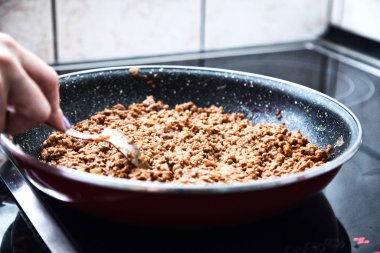 Mutfak masasında lezzetli ekmeği