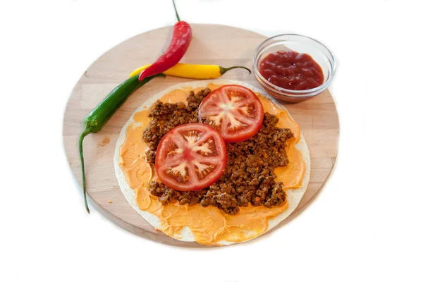 Tortilhas deliciosas na mesa da cozinha — Fotografia de Stock